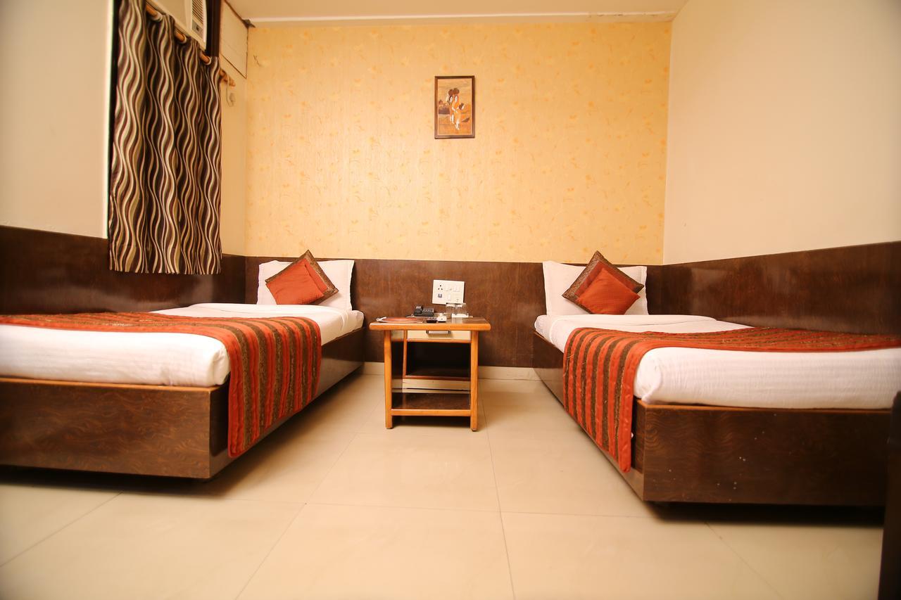 Hotel Pappan Plaza Palwal Ngoại thất bức ảnh